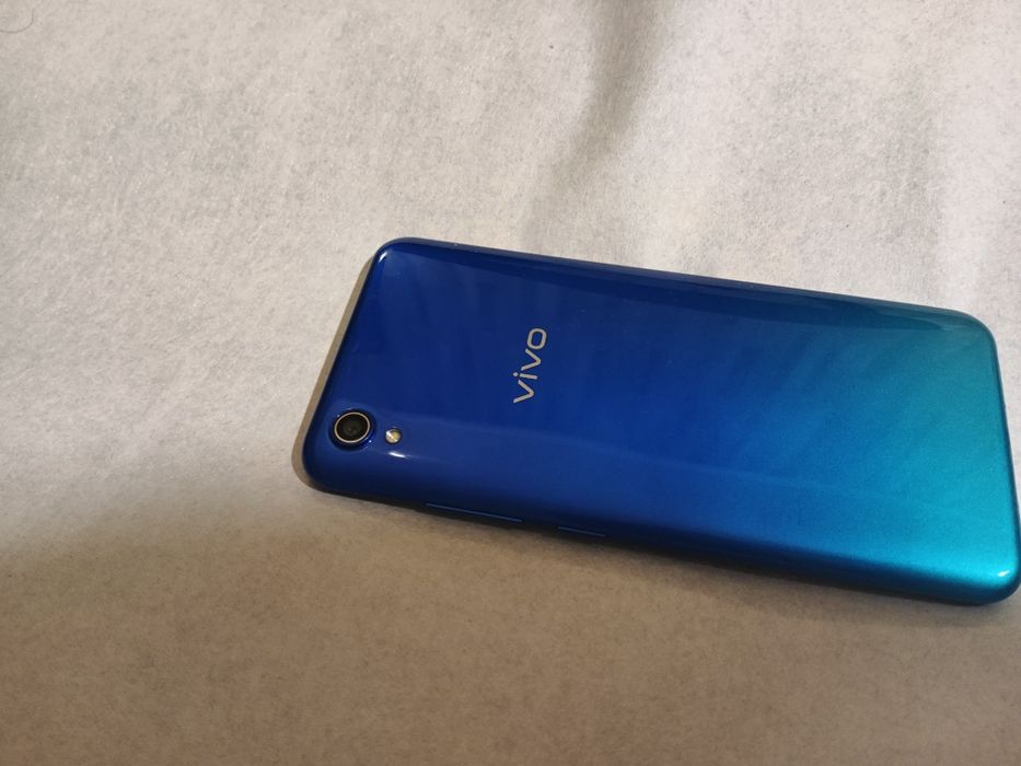 Vivo 1820 / 2GB RAM / Ультратонкий / Красивый синий градиент / Рабочий