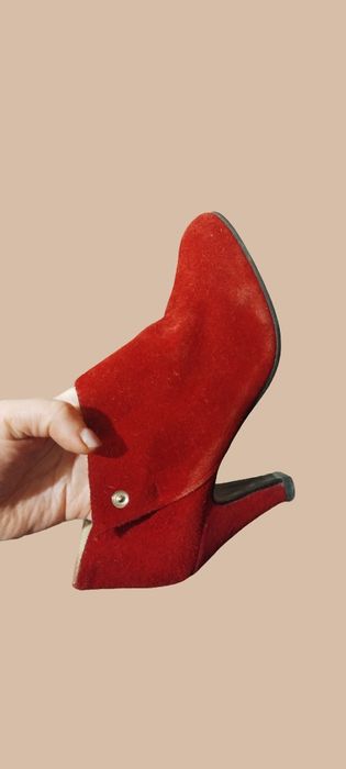 Ботинки замшеві жіночі