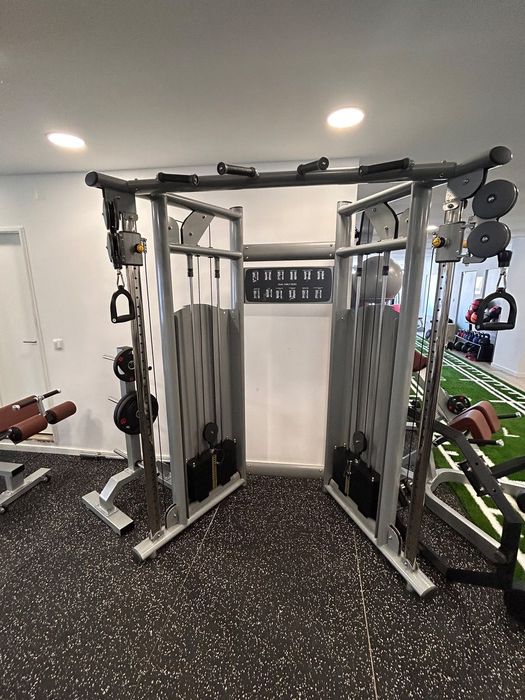 Equipamento de musculação profissional