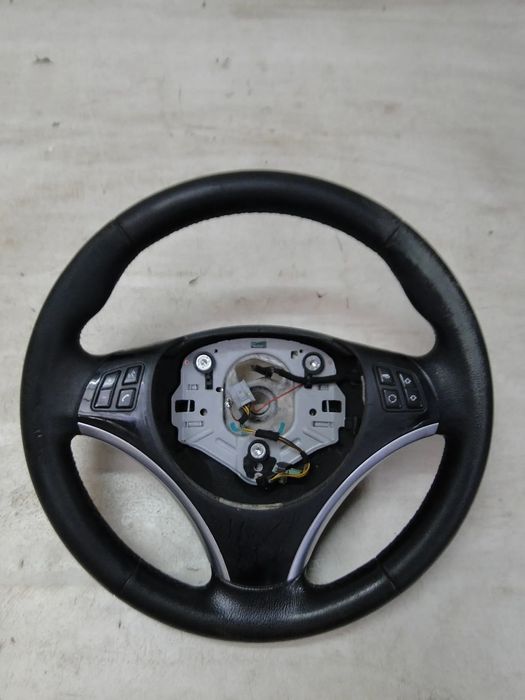 BMW 1 E87 E88 E81 E82 KIEROWNICA SKÓRZANA MULTIFUNKCJA EUROPA
