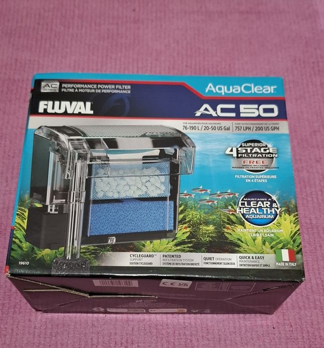 Aquario 23 Litros completo com varios acessórios conforme indicado na descrição.