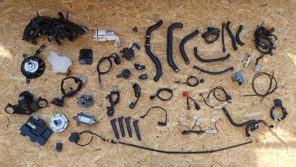 CBR600rr Stelaz rama mocowanie uchwyt set ucho ramie podnozek PC40