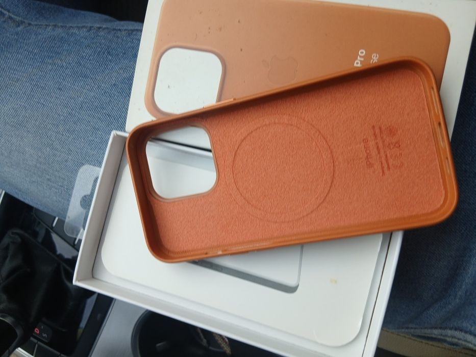 Продам чехол iPhone 13 Pro