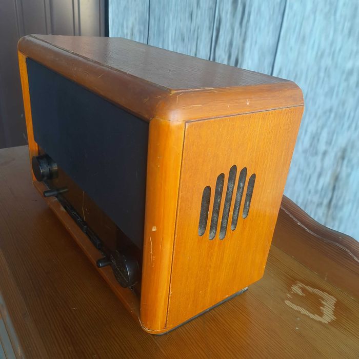 radio        /  995