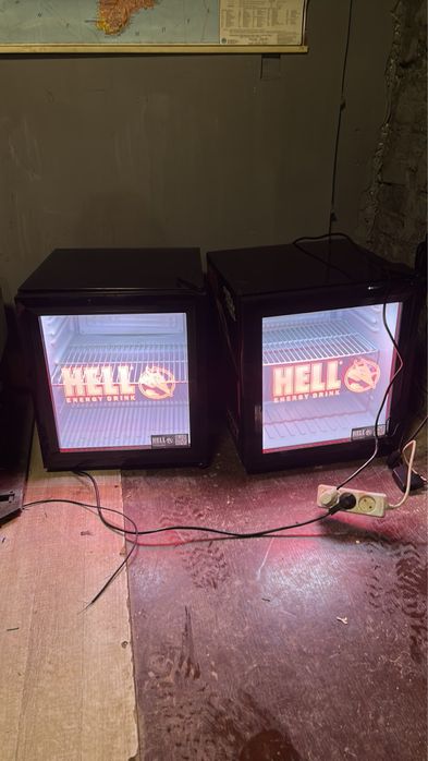 Барный холодильник  Витрина в кафе Ретро холодильник б/у