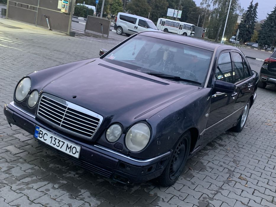 Mercedes-Benz e230