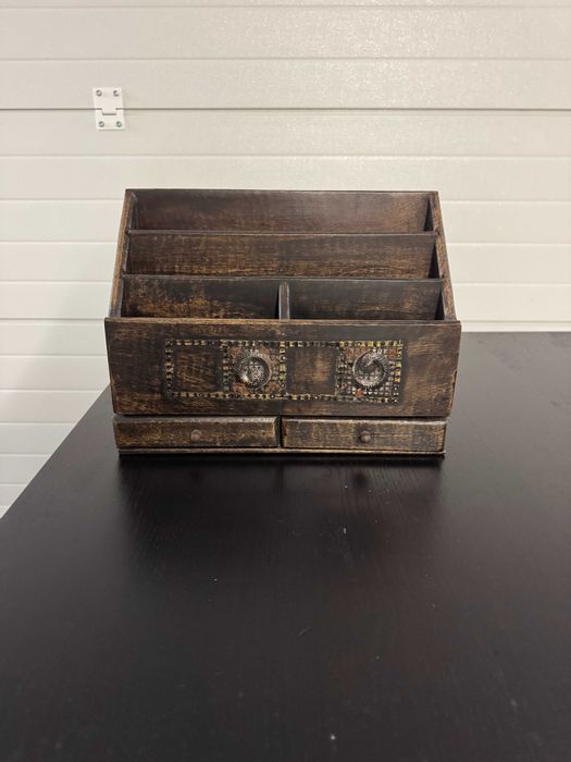 Organizador de correio em madeira