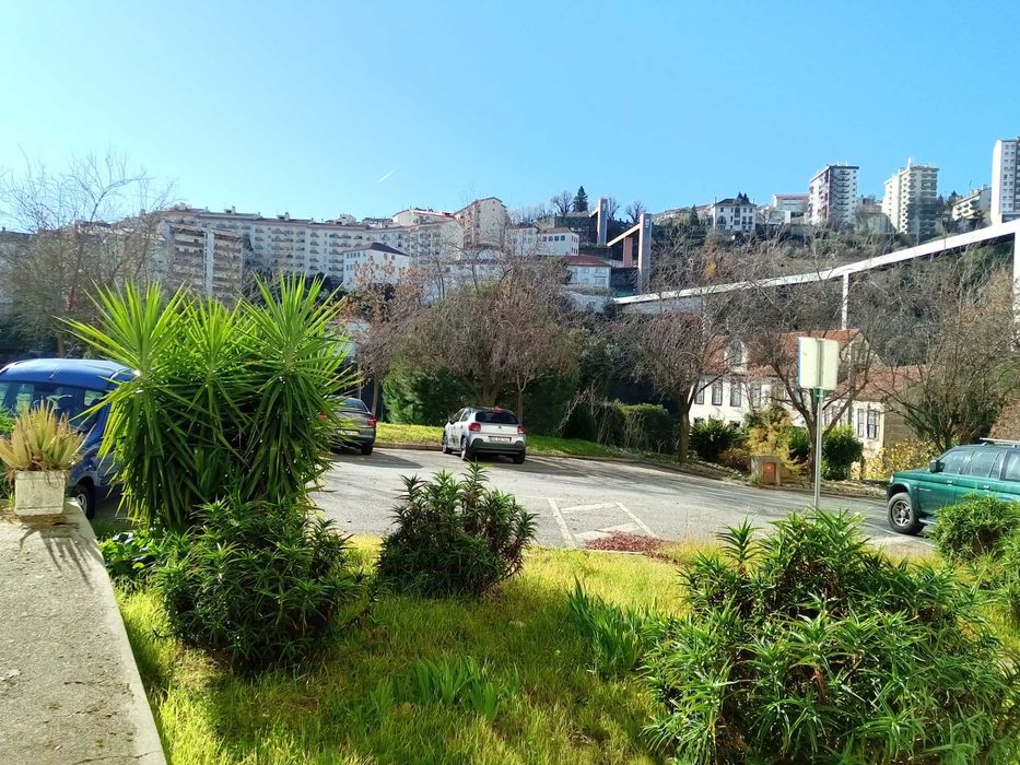 Apartamento/entrada independente/T1 - P. altos Covilhã - A. Útil - 61