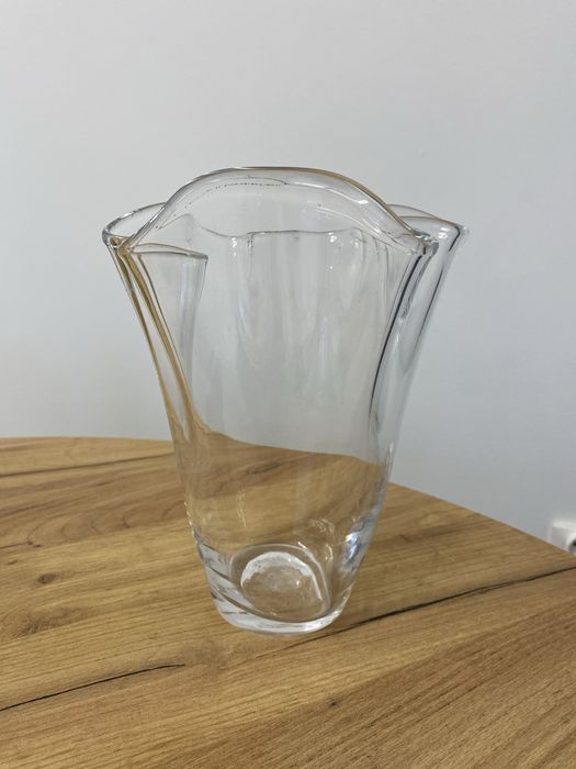 Solidny szklany wazon na kwiaty 24 cm