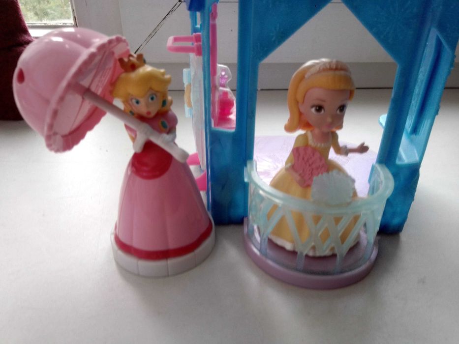 Домик - замок Disney Frozen MagiClip Flip Elsa and Anna ОРИГИНАЛ куклы