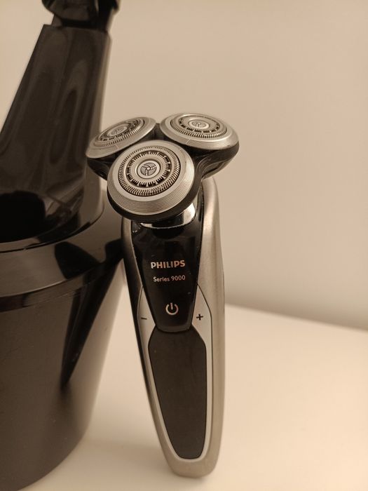 Máquina de barbear  Philips 9000 + Smart Cleanning + carregador