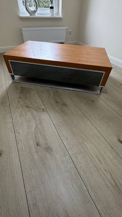 Stolik praktyczny z szufladą