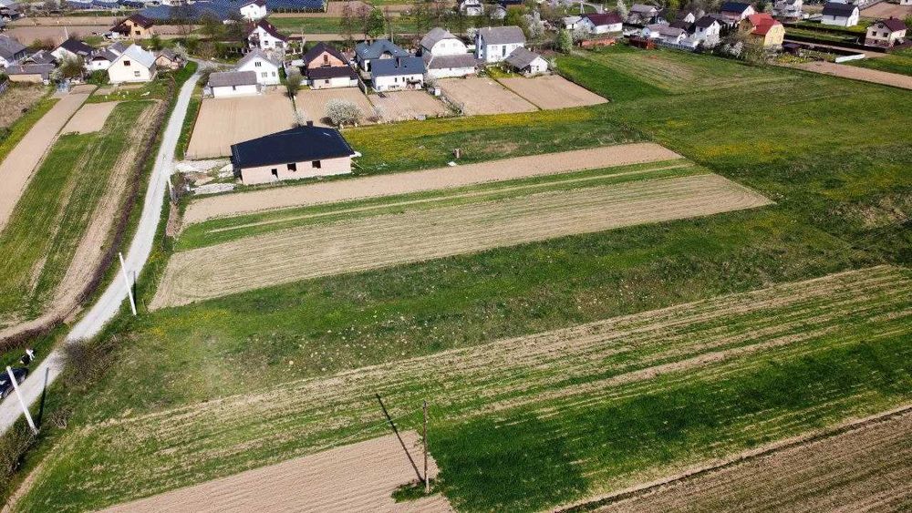 Продаж земельної ділянки Черніїв, 24 сот. с/г, світло, газ, новобудови