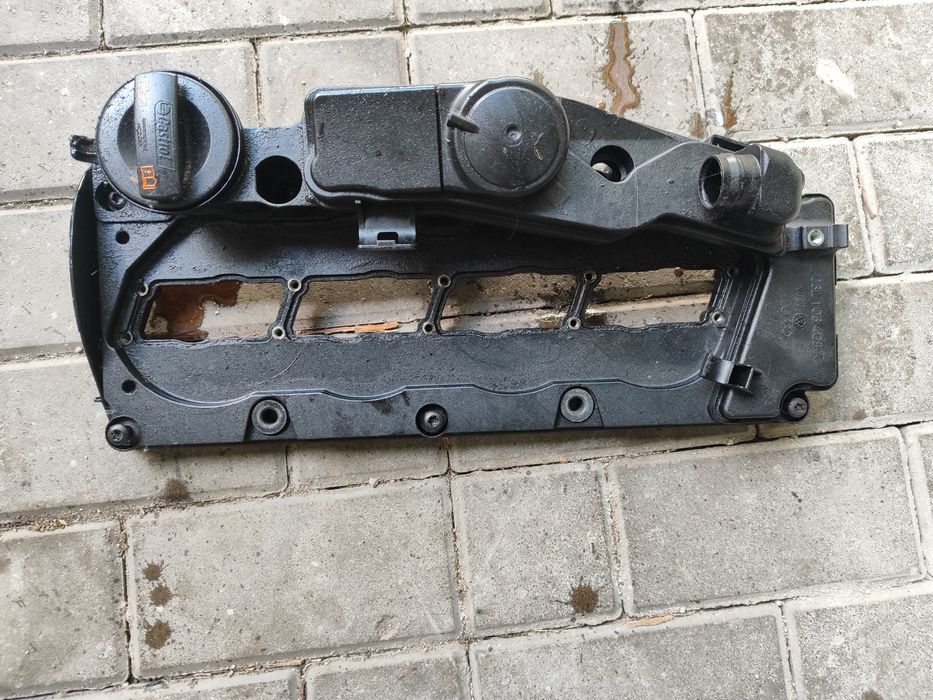 Pokrywa zaworów VW Audi 2.0 Caga