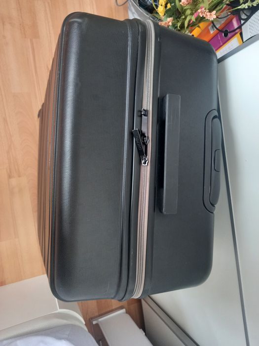 Mala Viagem Grande com defeito.