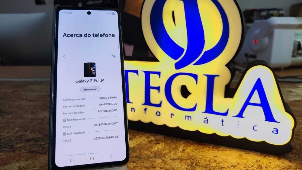 Samsung Galaxy Z Fold 4 – 12GB / 256GB – Como Novo