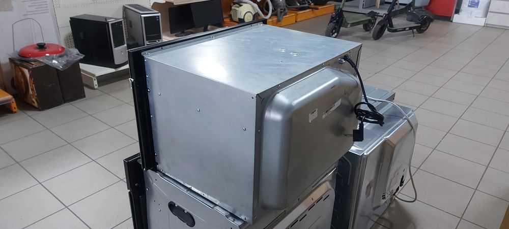 Мікрохвильова піч вбудована Whirpool W6 MD 440