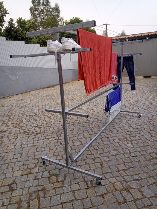 Estendal novo galvanizado com rodas