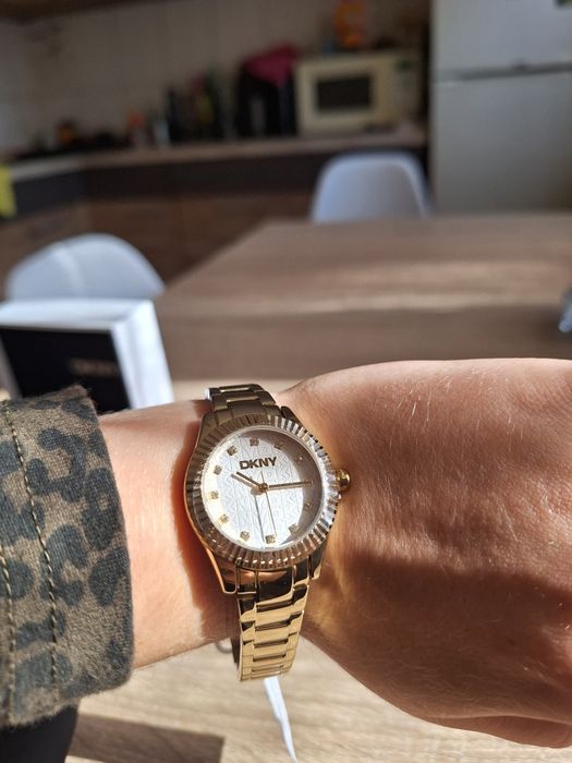 DKNY zegarek damski złoty elegancki
