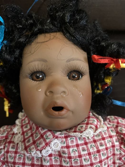 Фарфоровая кукла