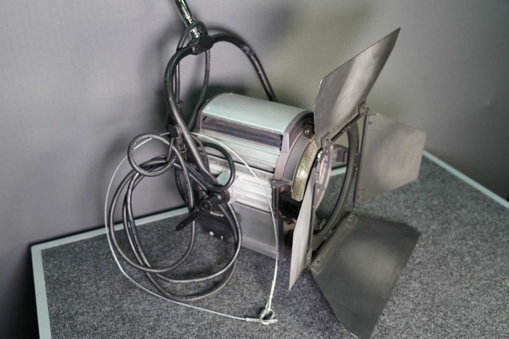 Освітлювальний прилад ARRI/FilmGear 2000w 3200K