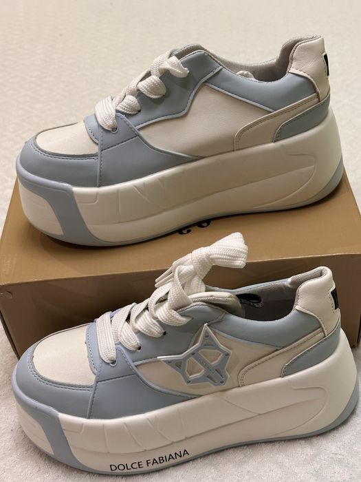 Нові кроси підкос Naked Wolfe