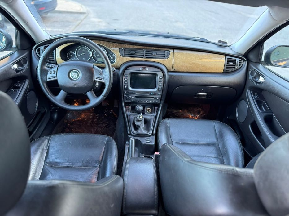 Jaguar X-Type 2.0 diesel com 170.000 mil km ano 2004 em bom estado geral — photo 5