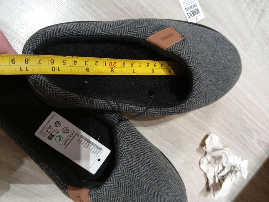 Męskie ciepłe nowe kapcie 42/43