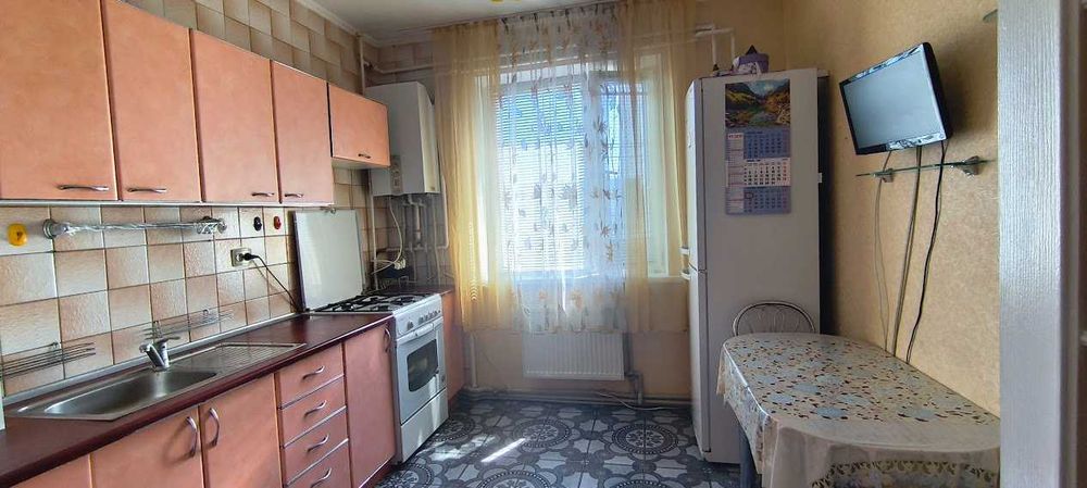 Продаж квартири з автономним опаленням в 12 мкрн