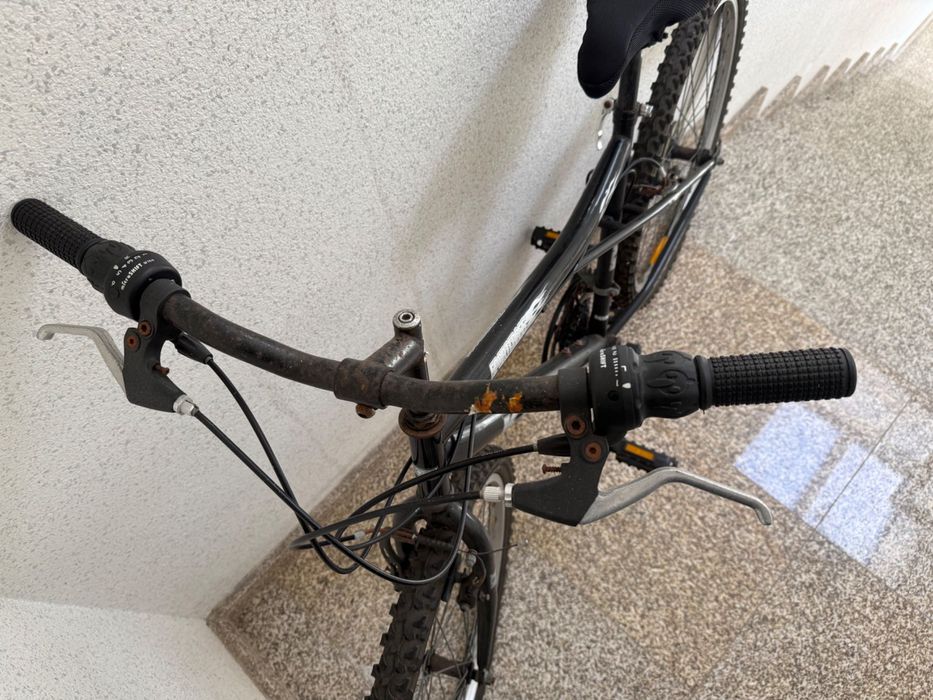 Bicicleta usada com mudanças