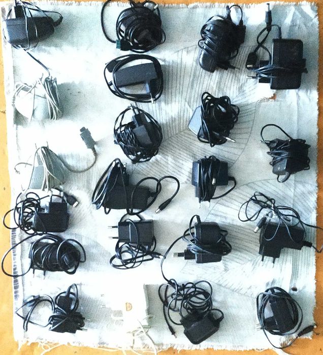 Продам блоки питания для  телефонов.