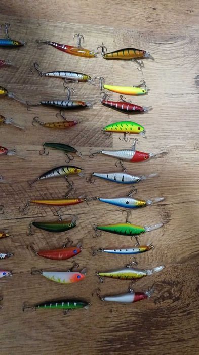 Воблеры 50шт , приманки, рыболовный набор  с коробкой
