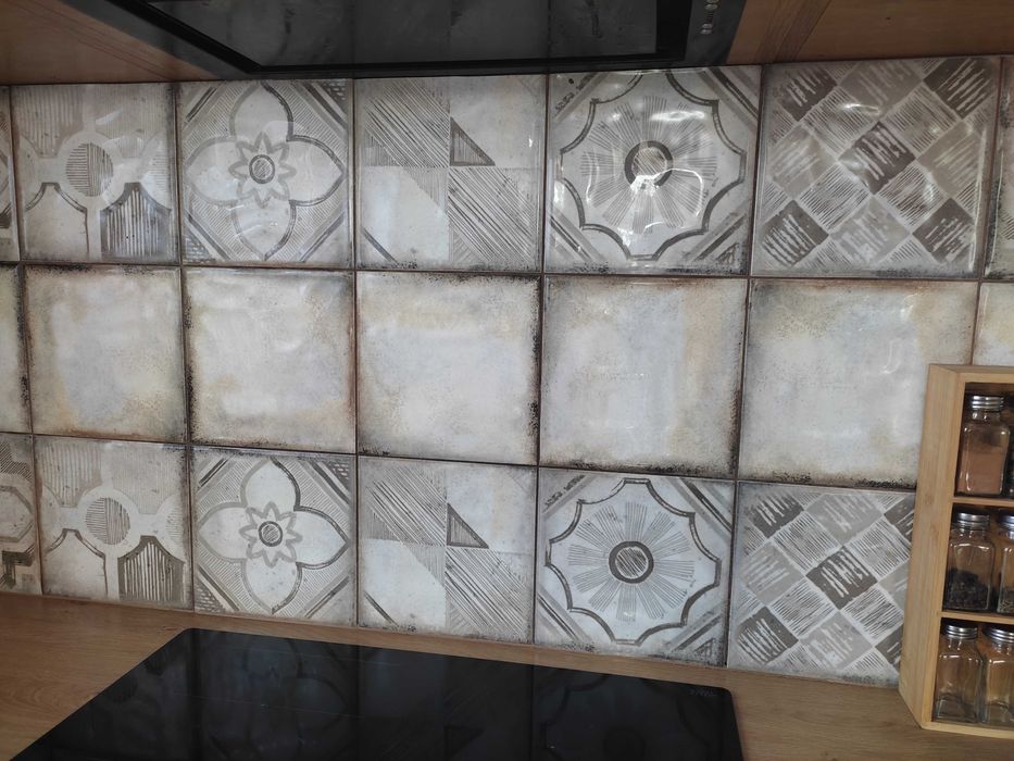 Nowe płytki ścienne Ceramstic Kresti beige geo 20x20