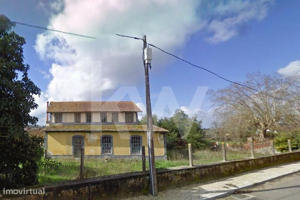 Mini Quinta 'Posto Médico' com Casa para Restaurar em Paleão, Soure, C