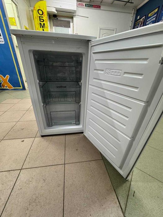Морозильна камера  VESTFROST  CMF103W