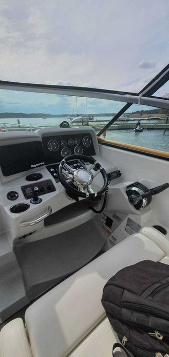Rinker 320 EX, model 2018, stan bdb