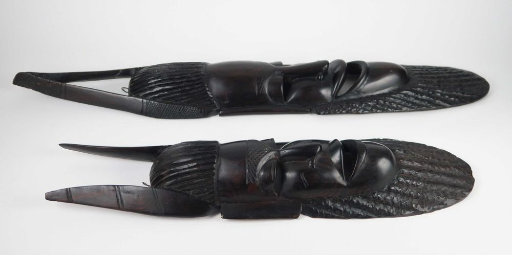 2 Mascaras de suspensão em madeira Africana 53 cm