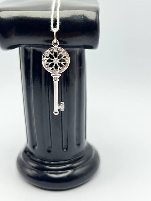 Золотий кулон 750* з діамантами в стилі Tiffany