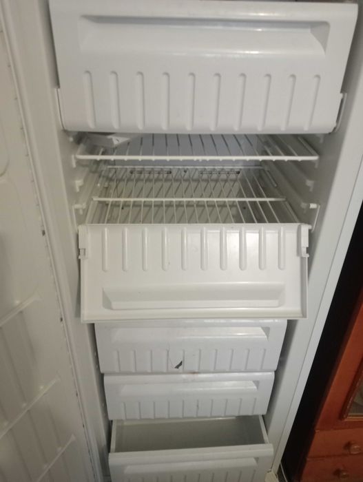 Продам Морозильна камера no frost