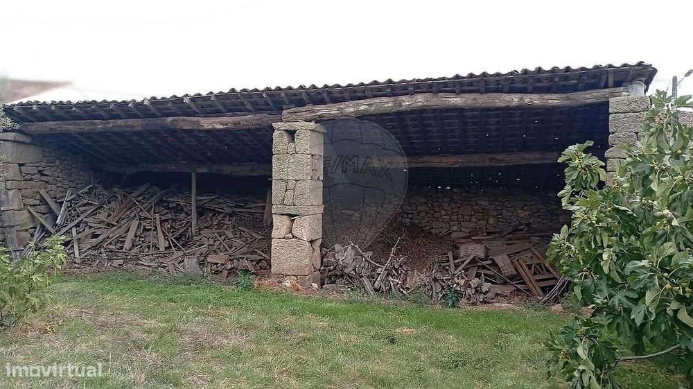 Moradia T5 para venda