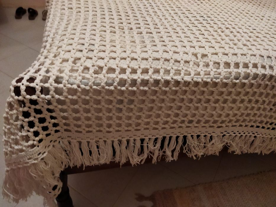 Colcha em renda manual