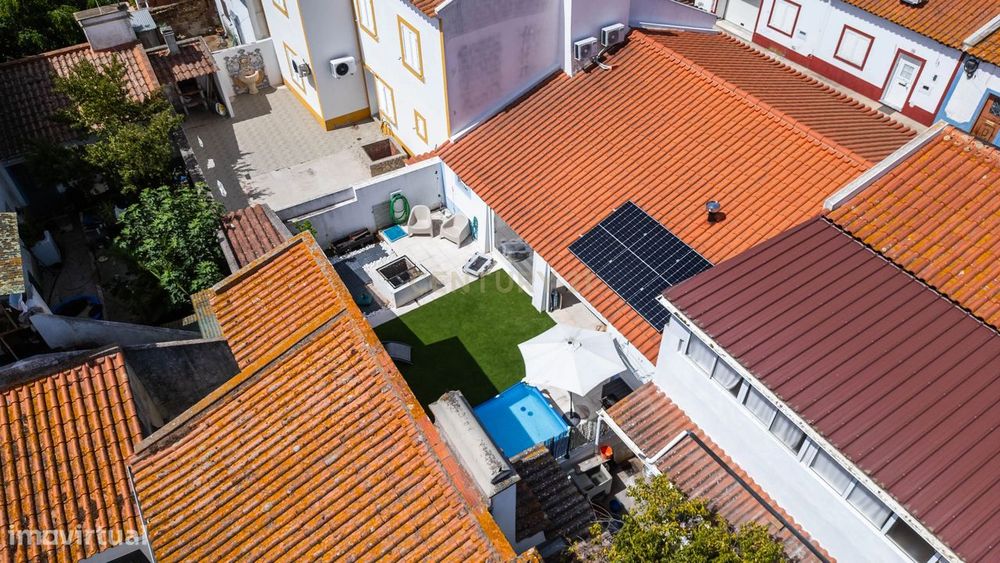 Moradia T2 renovada com espaço exterior e possibilidade de piscina, lo