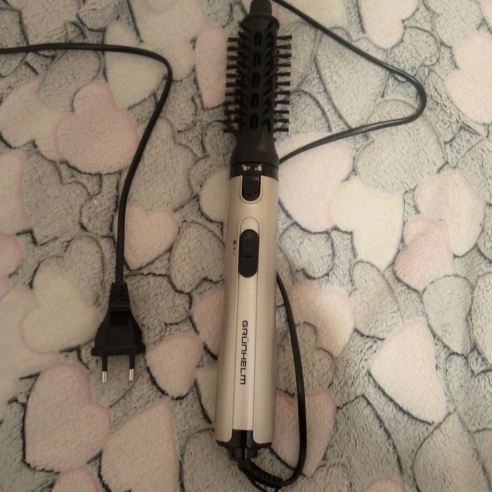 Фен -щітка Grunhelm