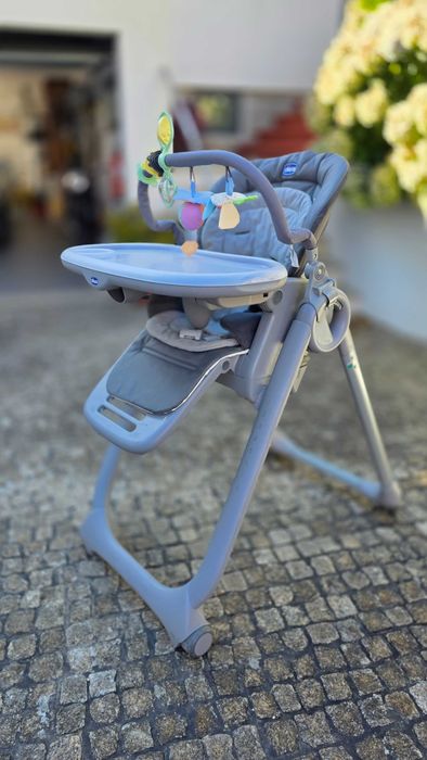 Conjunto - Carrinho, alcofa, ovo, cadeira para carro, isofix, adaptadores e cadeira refeições