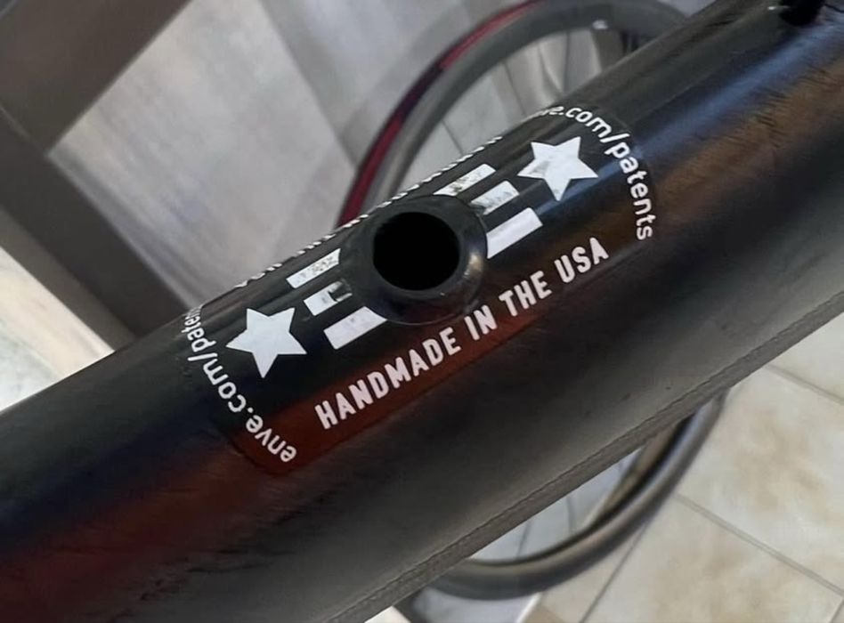 Roda estrada Enve SES 3.4 com hubs Chris King R45