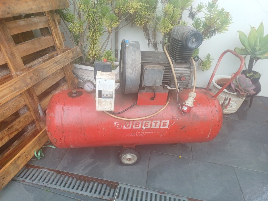 Compressor a ar trifasico