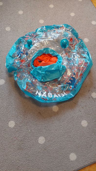 Dmuchane kółko dziecięce z siedzeniem