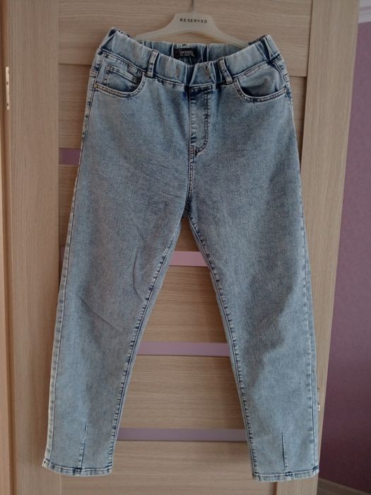 Жіночі джинси з високою посадкою  в ідеальному стані
