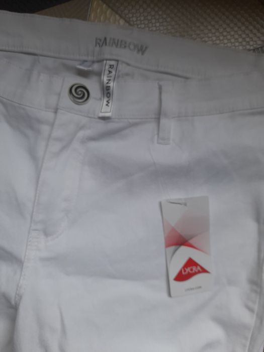 Mowe spodnie z rozdarciami  roz M/L