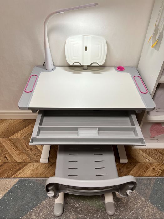 Продам Комплект меблів FunDesk парта + стілець трансформери Littonia Pink